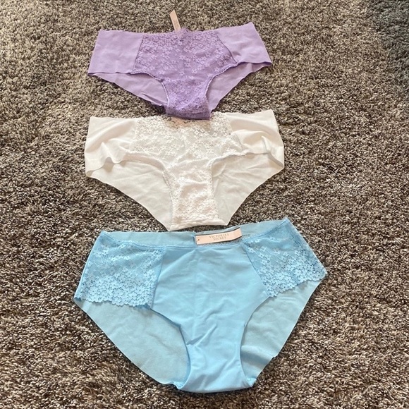 Victoria’s Secret Hiphugger Panties Size Medium - Picture 1 of 5